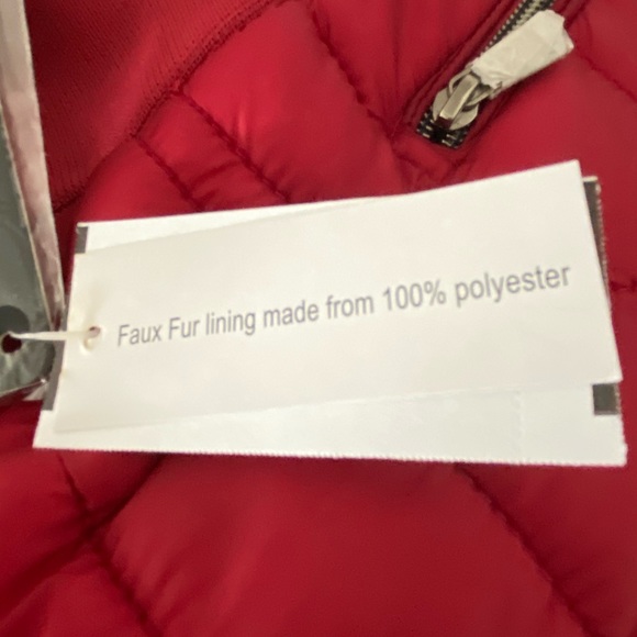 YMI Junior Hooded Puffer Vest NWT - Picture 10 of 12